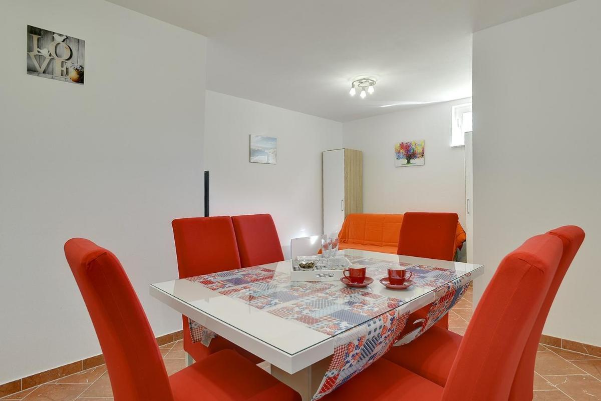 Apartments Elviana 普拉 外观 照片