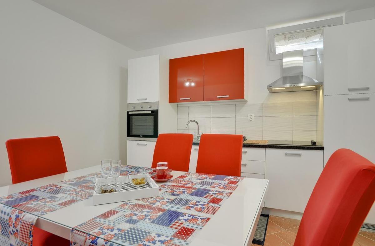 Apartments Elviana 普拉 外观 照片