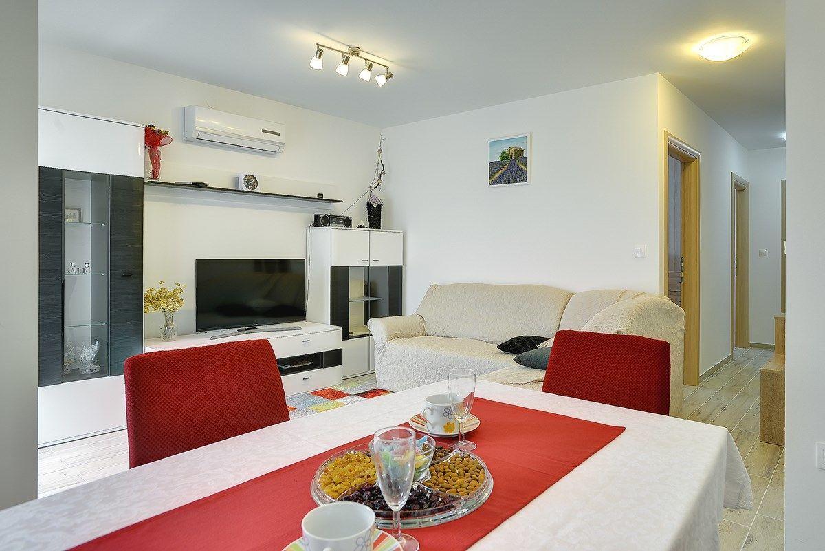 Apartments Elviana 普拉 外观 照片
