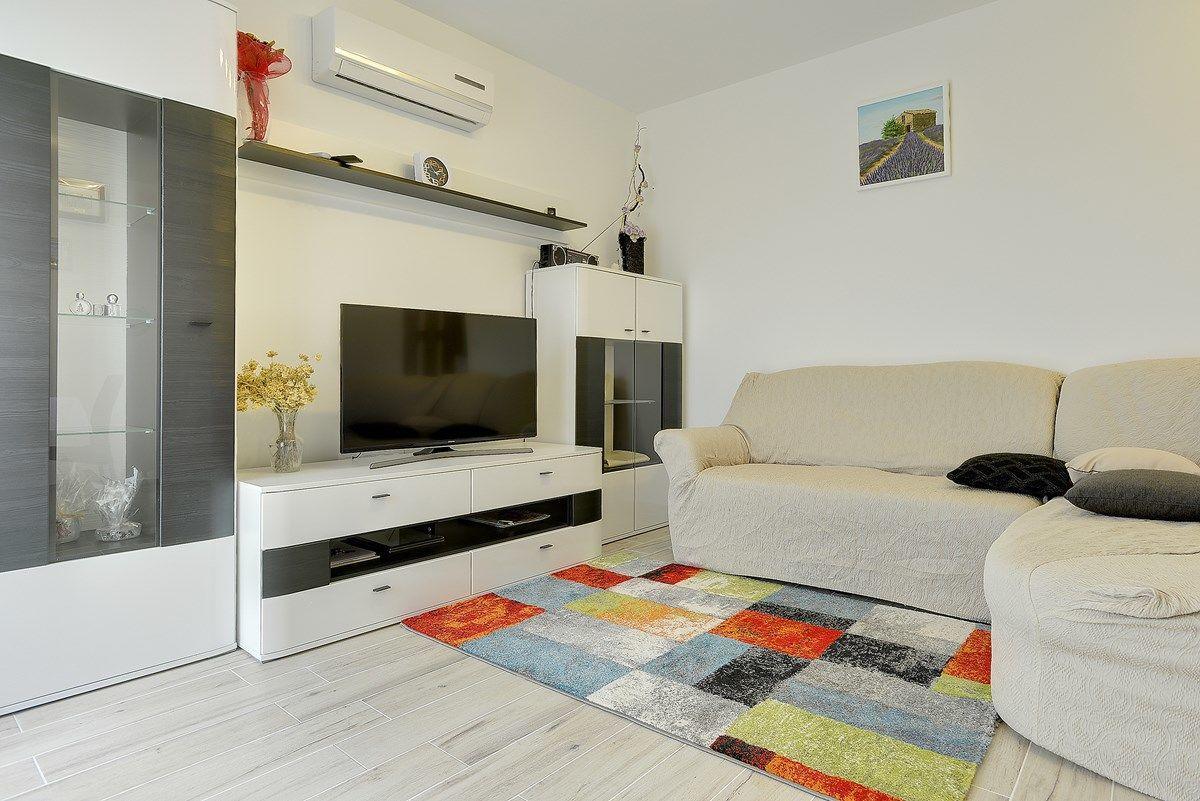 Apartments Elviana 普拉 外观 照片